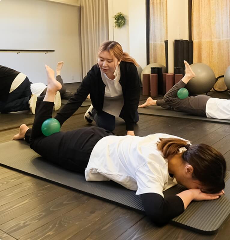 プランクをする写真